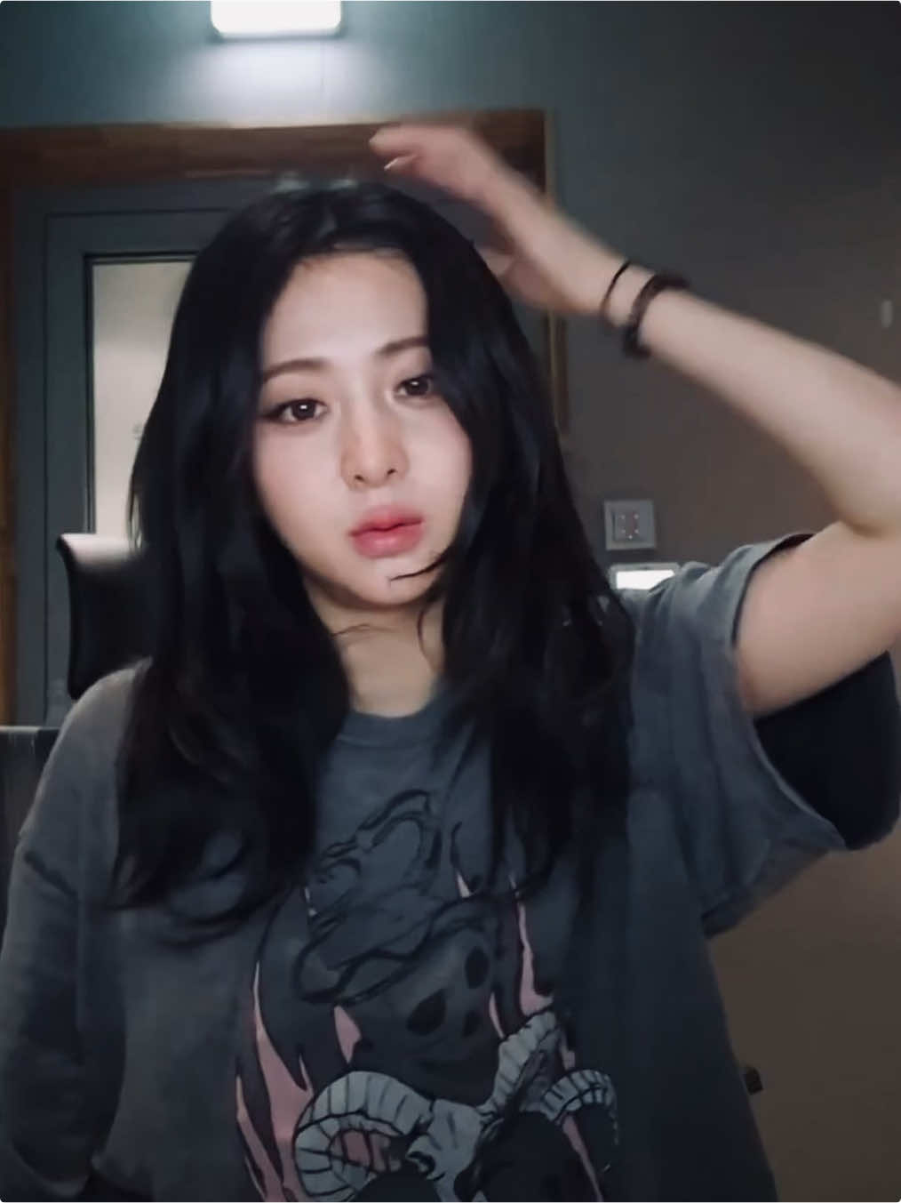 shes so fine oh my god. #yunjin #huhyunjin #lesserafim #fyp 