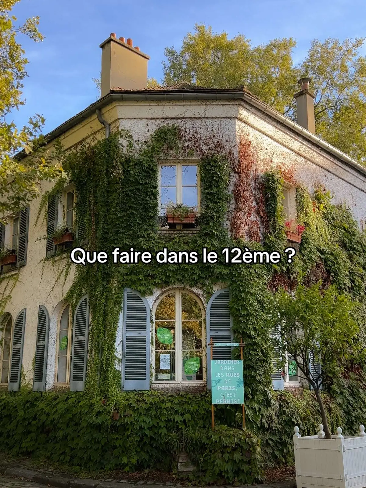 Et vous c’est quoi vos endroits préférés dans le 12 ? J’aurai pu rajouter les concerts gratuits du Supersonic, les nombreuses petites adresses du quartier d’Aligre, les soirées au Pop Up du Label, la ressourcerie La Rockette ou le rooftop Laho pour une jolie vue sur tout Paris ✨