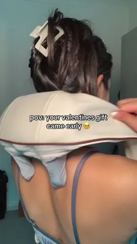 In love 😍😍 link in bio!  #massage #massagetherapy #neckmassage #neckpain #shoulderpain #painrelief #painreliever #massages #massager 
