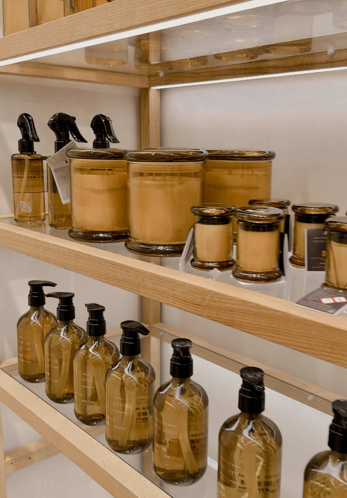 Красивые ароматы для вашего дома 😍 #zarahaul #zarahome #eternalmusk #thewhitelotus #zaraperfume 