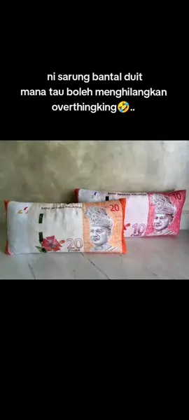 bantal duit pikiran pun duit.. ok la kann😆   #Home #rinduduit  #rebahan #duit #mimpiindah #bantalduit #lewatberandafypシ #xybca 