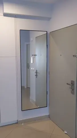 רוצים דלת מראה מעוצבת שתשדרג לכם את הבית? 🤩  אנחנו באגן ברזל מציעים מגוון רחב של דלתות מראה איכותיות בעיצובים מודרניים.  ✨  היכנסו עכשיו לאתר ובחרו את הדלת המושלמת עבורכם!    #דלתותמראה #אגןברזל #דלתמראה