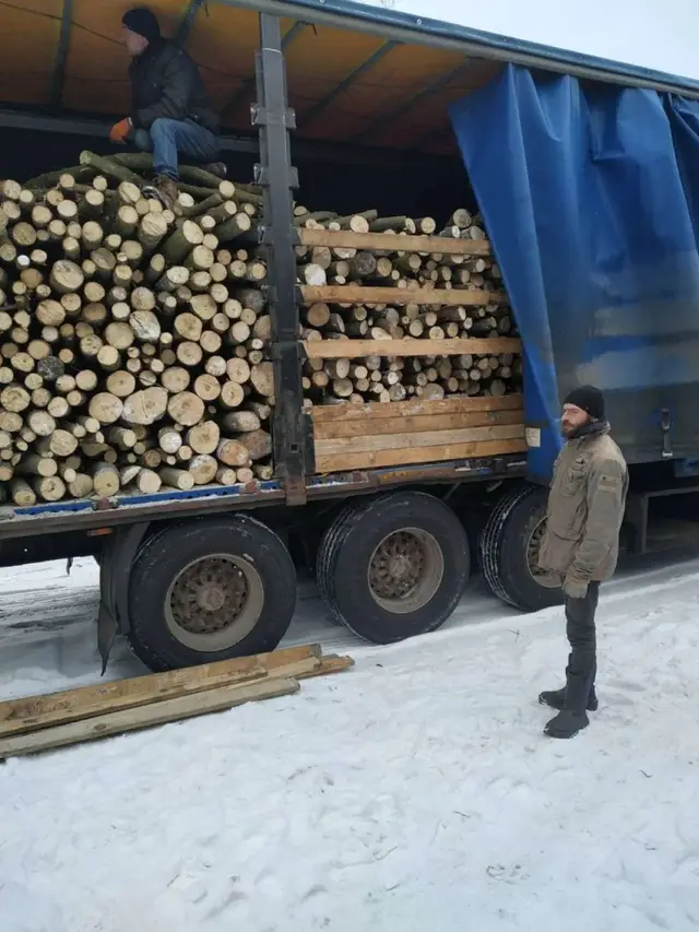 Les meilleures essences de bois de chauffage chêne, charme, frêne et hêtre. Disponible en stock • Profitez de l'offre gratuite Vous êtes un particulier ? Nous livrons les particuliers en gros ou demi-gros.🪵🔥 - 10 stères +1 gratuit : 400 euros - 15 stères: 600 euros - 25+5 stères: 1000 euros - 50+10 stères: 1900 euros - 100+15 stères: 3800 euros HÊTRE EN GRUME, CAMION DE 50 STERES 1650€..#BoisDeChauffage#bois##chauffage #feu ##allumage#boisenergie#zen #feudebois##poeleabois##hiver#astuce#economieenergie#