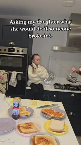 She probably used that pan 🤣🤣 #mumcomedy #momedy #motherdaughter #maverickmother 