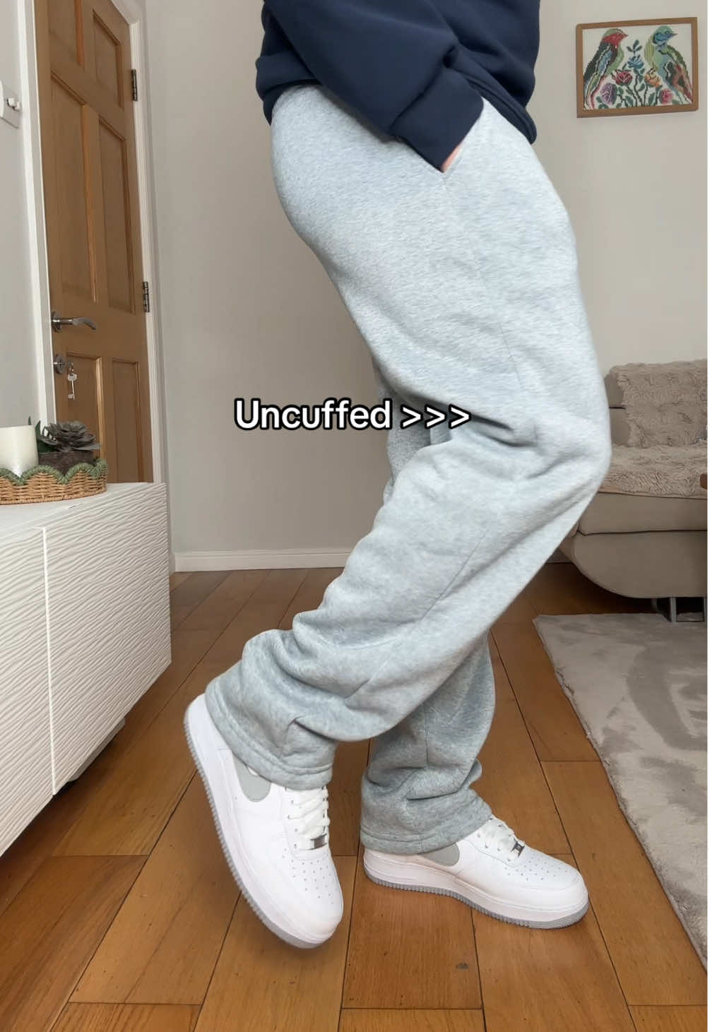 These hit different 😮‍💨 #joggers #tracksuitbottoms #jogger #joggerpants #loosefit #tiktokmademebuyit #spotlight #menswear #mensclothing #mensoutfit #winterfashion #winter