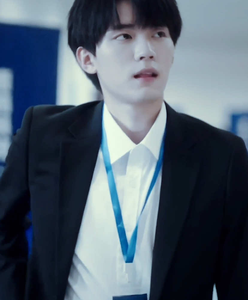 #ZHANGLURANG | couldn’t take myself serious w that freaky intro #wheniflytowardsyou #zhanglurangedit #zhouyiran #wifty #fyp 