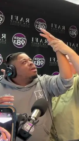 Can you hypnotize a radio host on live radio?  YES @Power 98.3 @Power983PHX @jandjayinthemorning @Baby 