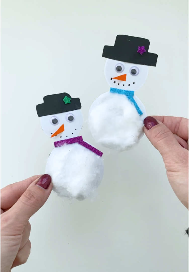 Boneco de neve ⛄️  #snowman #snowmancraft #wintercrafts #wintercraftsforkids #preschool #learningthroughplay #preschoolactivities #preschoolart #invitaciontoplay #kidart #creativekids #playathome #everydayplayhacks #letthemplay #toddlerfun #kidsactivities #manualidades #activityforkids #forkids #kidscrafts #craftsforkids #forkids #activityforkids #atividadespedagogicas #aticidadesedycacaiinfantil #atividadesinfantis #manualidadesfaciles #artsandcrafts #artschool 