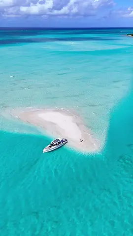 Welcome to a Paradise in 👇🏻 The Carribean 🌴  Turks & Caicos 🇹🇨  St.John  With some of the best rated beach’s in the world, featuring Trunk Bay which won number 1 & Grace Bay  #ocean #paradise #sunset 