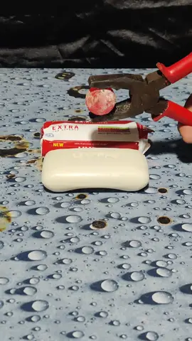 Soap vs red hot ball experiment at 1000 C° #Science #experiment #viralvideo 