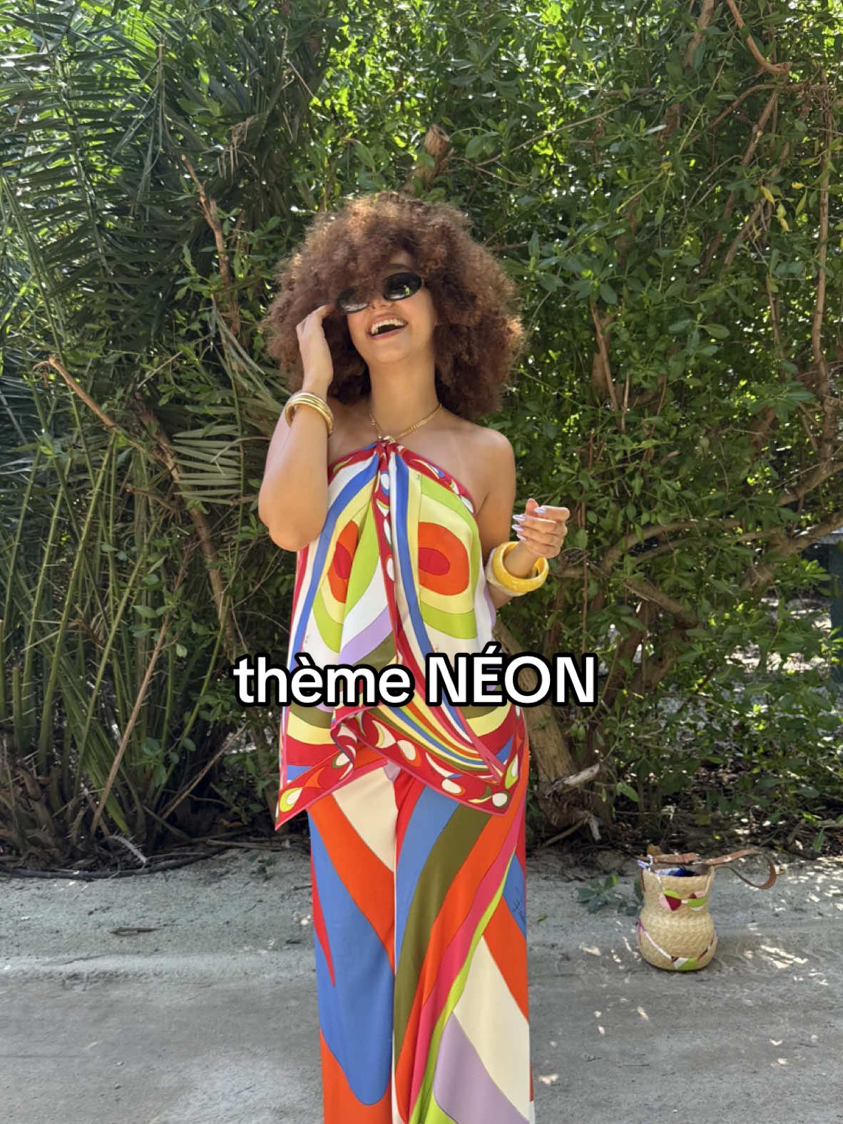 🌈🤸🏽‍♂️🫧🧚🏼‍♀️ premier look du voyage avec @tarte cosmetics ! On en pense quoi ?   top et jupe @pucci  bikini @Leslie Amon  invitation + produits prêtés  #trippinwithtarte #teamsituations 