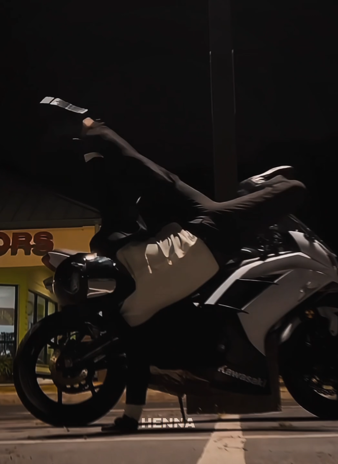 ⚠️ FLASH WARNING ⚠️ This man reminded me how much I love and miss dance 🥹💜 | @cyclegroover  . . . #cyclegroover #cyclegrooveredits #groovy #dancingbiker #dancer #biker #bikertok #bike #biketok #dancetok #BookTok #dance #imgood #beberexha #fyp #foryou #xybzca #CapCut @ghvstaep @jul 𝜗𝜚 