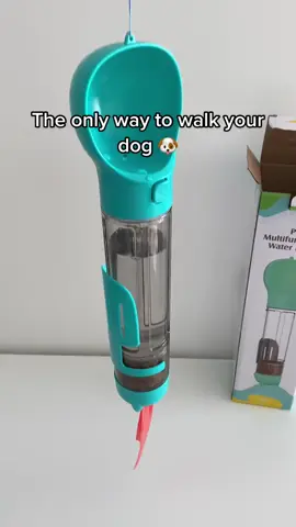 The only way to walk your dog 🐕  #dog #dogtok #fyp #dogsoftiktok #petmusthaves #dogwaterbottle #pet #tiktokmademebuyit #viral #dogmom 