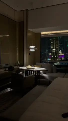 وين أحب الليله وين ❤️! #riyadh🇸🇦 #foryoupage #foryou #fypシ゚ #الشعب_الصيني_ماله_حل😂😂 #الرياض #محمد_عبده_فنان_العرب #explore 