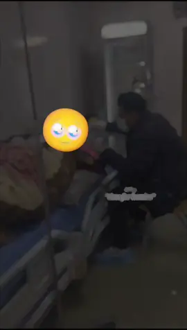 خوایە بەگەوری خوت شفای دایکم دەی 😭