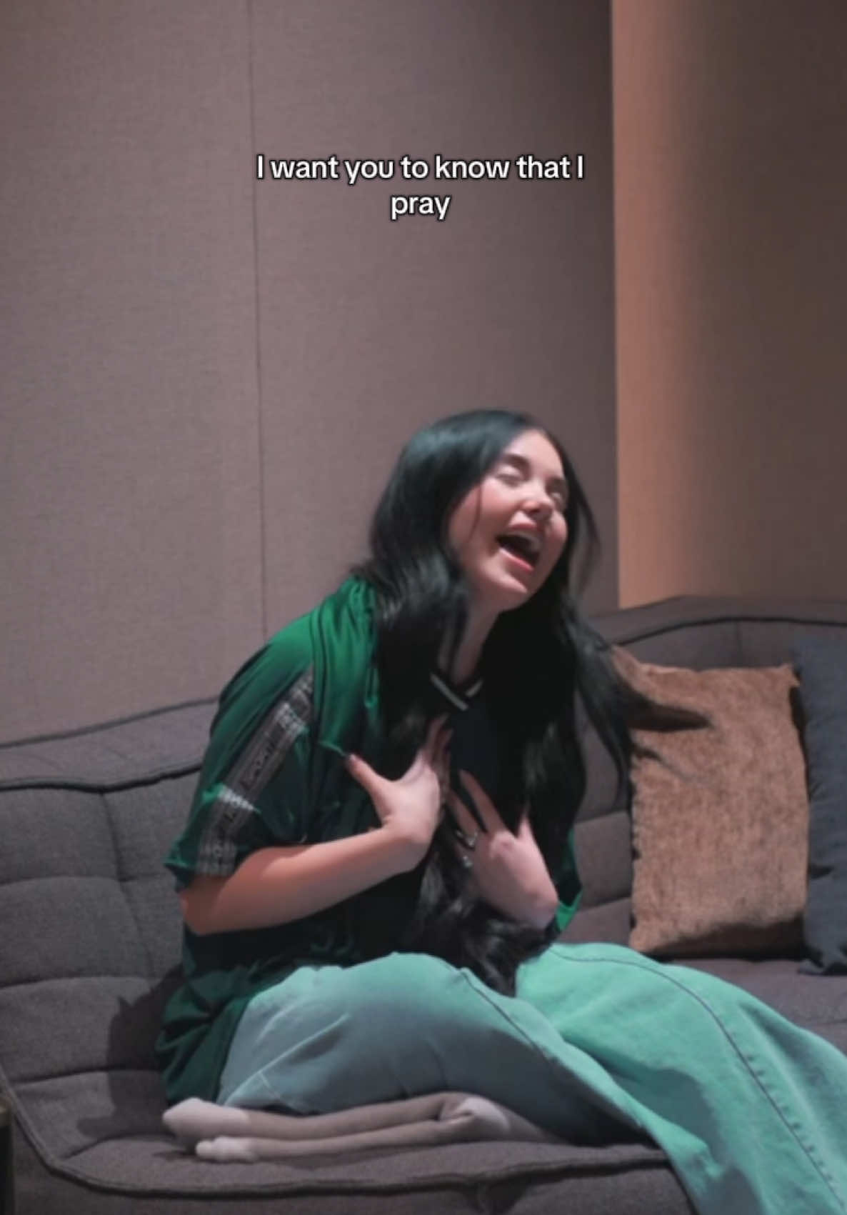 WHOS WANTS THIS SONG⬇️⬇️⬇️💚 #newmusic #pray #originalmusic #praying #singersongwriter #2025 #choir 