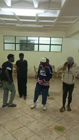 MANAZI🔥#fypp #fyyyyyyyyyyyyyyyy #kenyantiktok🇰🇪 #meruuniversitytiktokers #dance #foryoupage❤️❤️ #dancechallenge DC:@Diaso 👑 