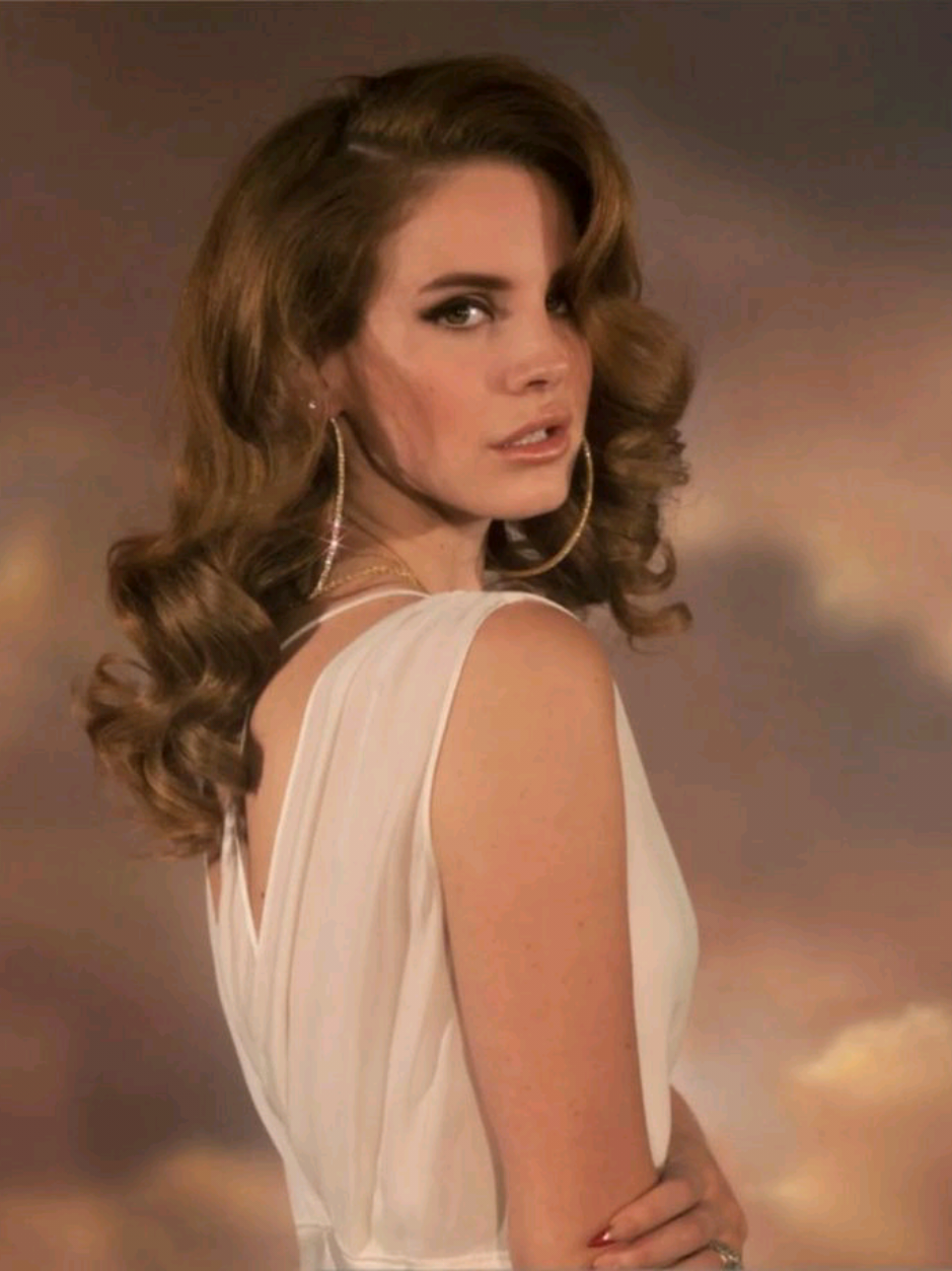 Georgia diva!!!  ib: @ellenzoka  #lanadelrey #lanadelreyfans #ldr #honeymoon #lyrics #cinnamongirl #tradução #ginnyandgeorgia #lanadelreyedit 