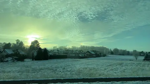 #ثلج #❄️ #🥶 #صقعه🥶🥶 #موسقي #هادئه #🌹 #الجو #برد #❤️ #يسعدلي__اوقاتڪۘم #شمس #ثلج #اغاني #هادئه #فرنسي 