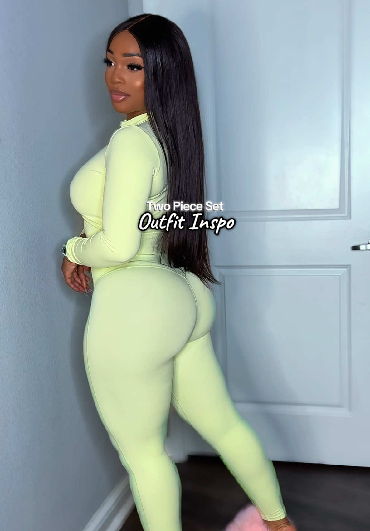 Cute & girly outfit inspo💕💚 wearing size large in the two piece tracksuit set & the slippers are both super comfortable & fit true to size 🎀  . . . . . . #outfitinspo #OOTD #spotlightfinds #twopieceset 