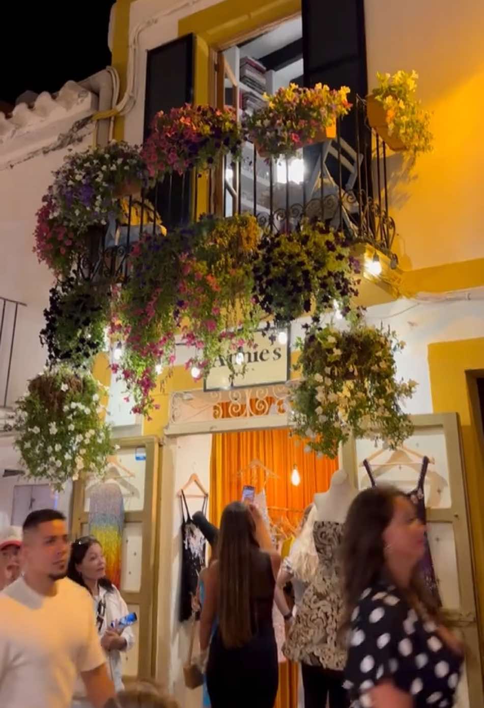 Ibiza summers arnt so far away 🌙 #anniesibiza #partydress #ibiza2025 #anniesibizadress #partylook #daltvilaibiza #ibiza #daltvila #anniesxcliopeppiatt #midnightdress #anniedoble 