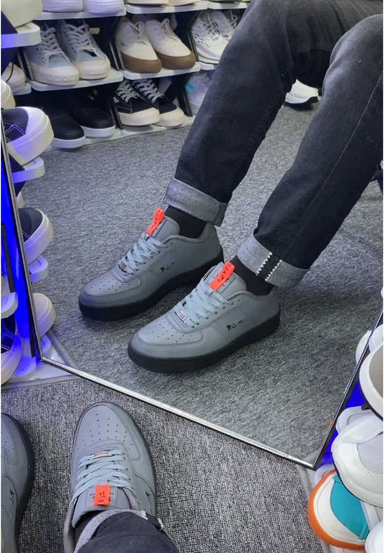 Rekomendasi sepatu cowok keren dari brand Nasr Footwear #nasrfootwear #sneakers #sepatucowok #sepatusneakers 