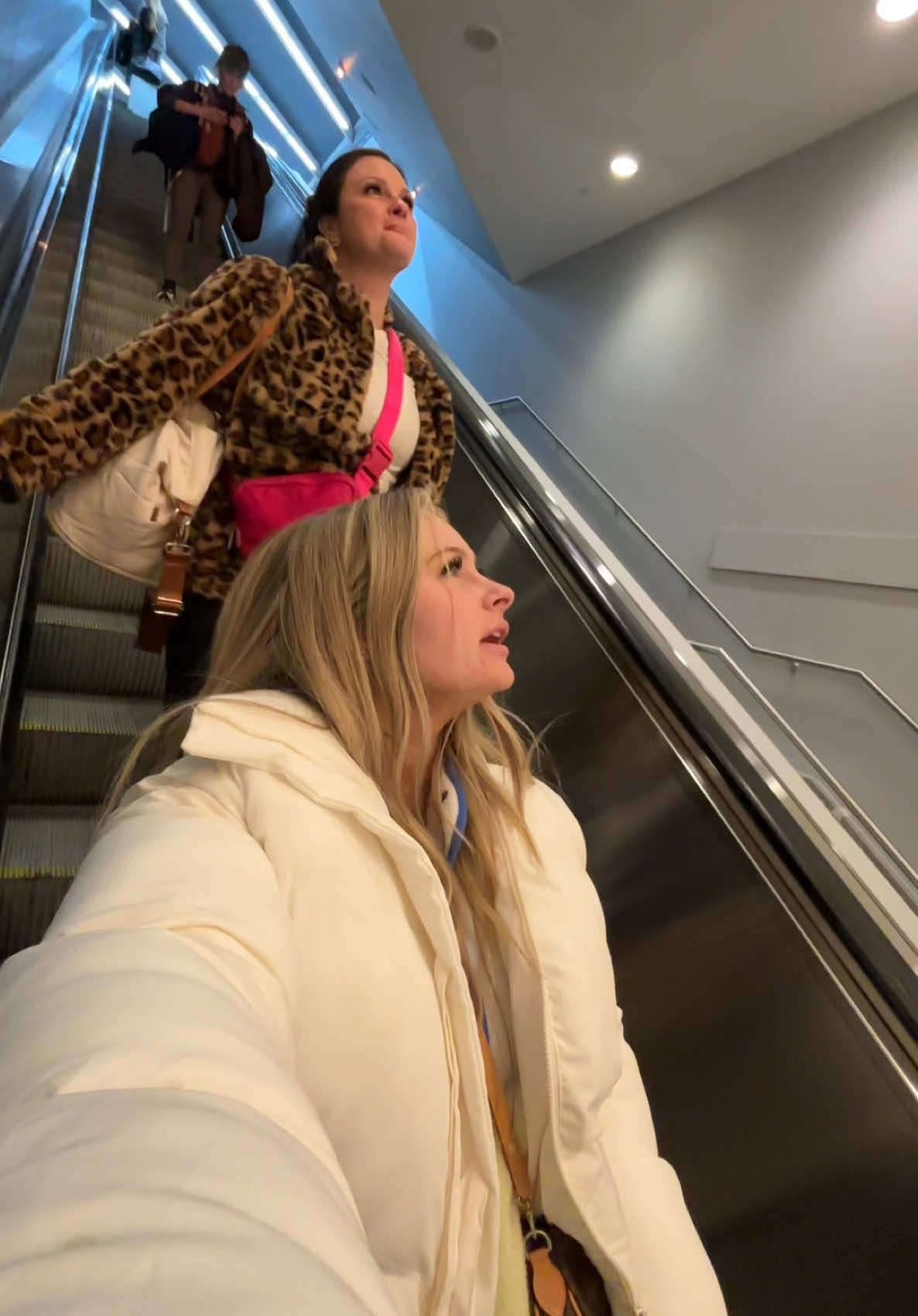 we’re here!!!✈️🗽🩷 #sahm #motivation #plane #newyork #travel 