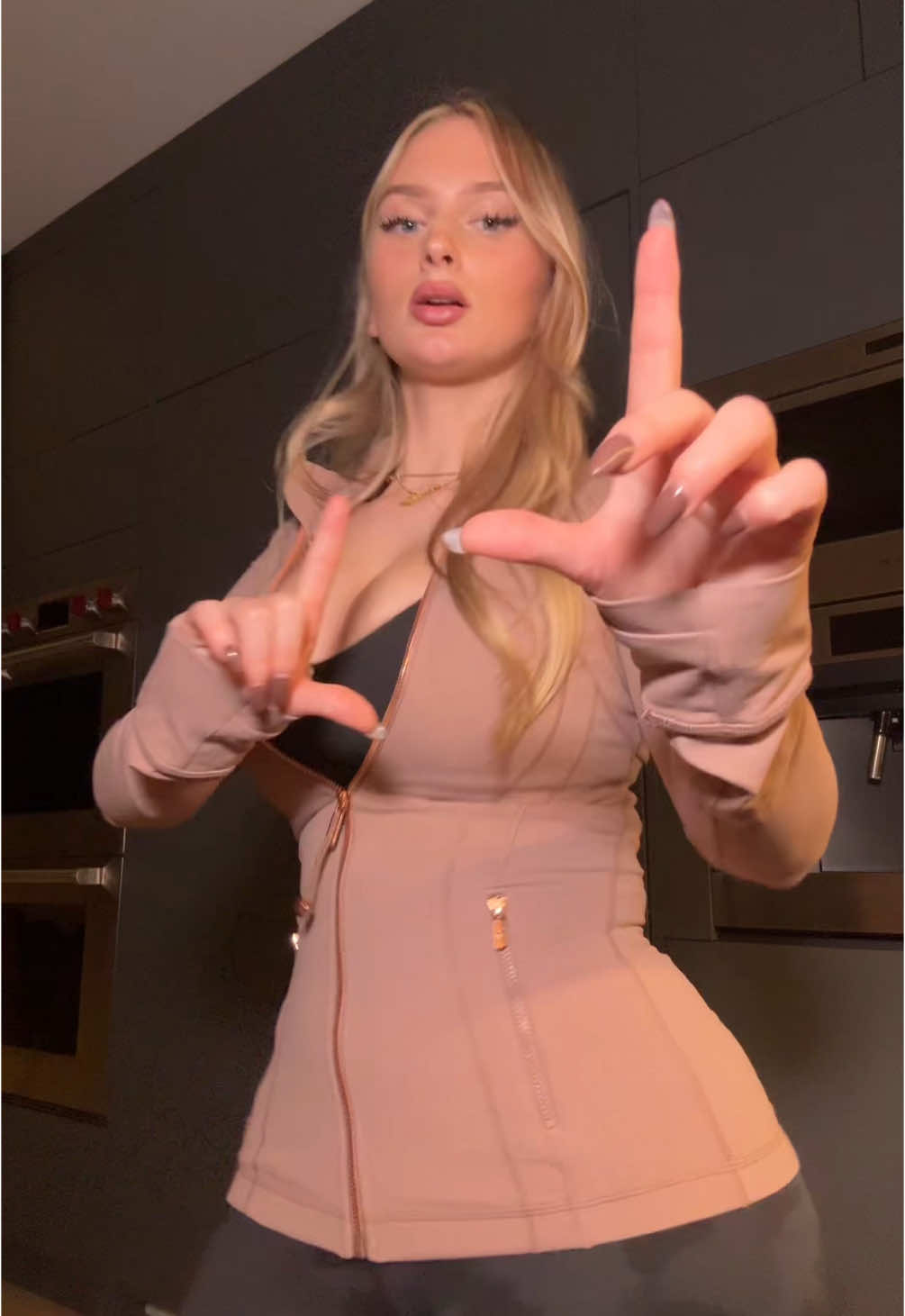 Whoever comments gets a follow back !!! #massfollowing #foryoupage #blonde #bop #fyp 