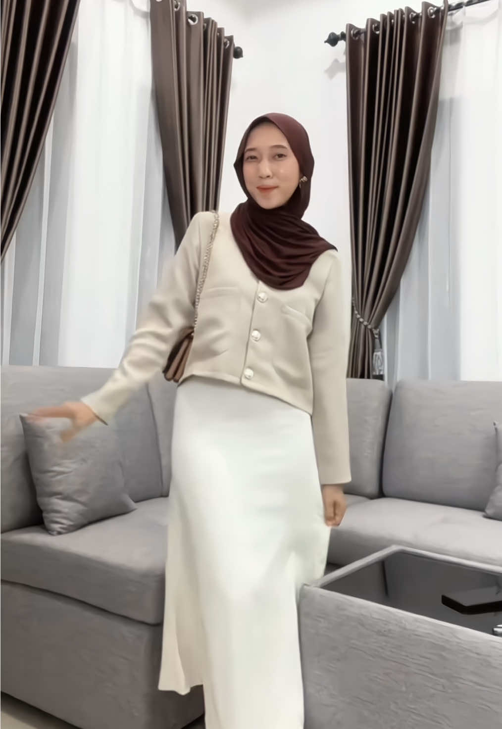 Tos dulu yg udah punya 😚  #gemmablazer #blazercrop #blazerstyle #blazeroutfit 