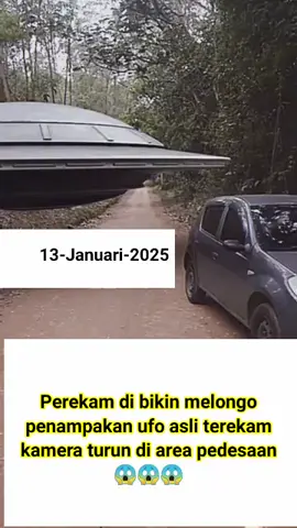 VIRAL!! Perekam di bikin melongo, penampakan ufo asli turun di area pedesaan. #ufo #luarangkasa #heboh #videoviral #tiktokviral #penampakannyata 