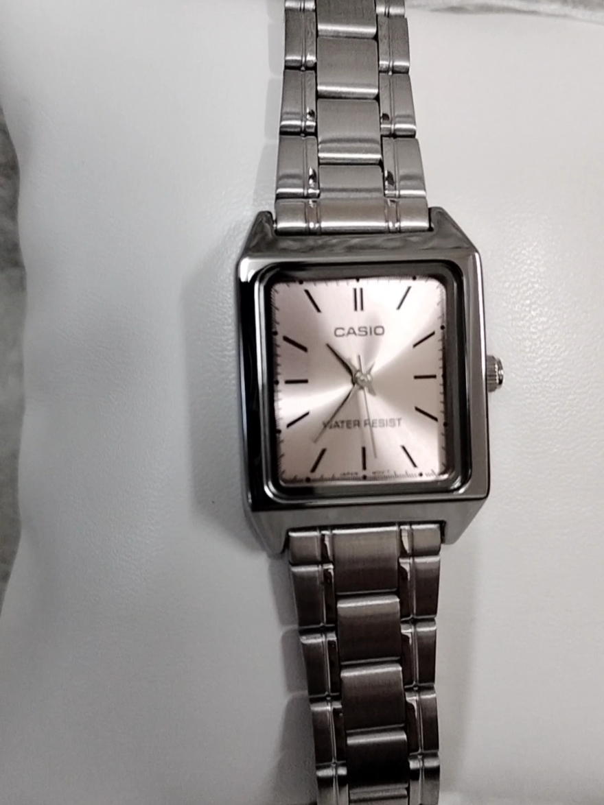 #💥CASIO. แท้💯%.💥 💥รุ่น.LTP-V007DEUDF.💥 ➡️พร้อมกล่องประกัน1ปี.ครบ. ➡️ใหม่มือ.1* ระบบควอทซ์. ➡️กันน้ำ50m. กระจกมิเนอรัล. ➡️ บอกวันที่  ➡️บอกชั่วโมง. . ➡️สายสแตนเลสสตีล ➡️หน้าปัด ตัวจริงสวย👍