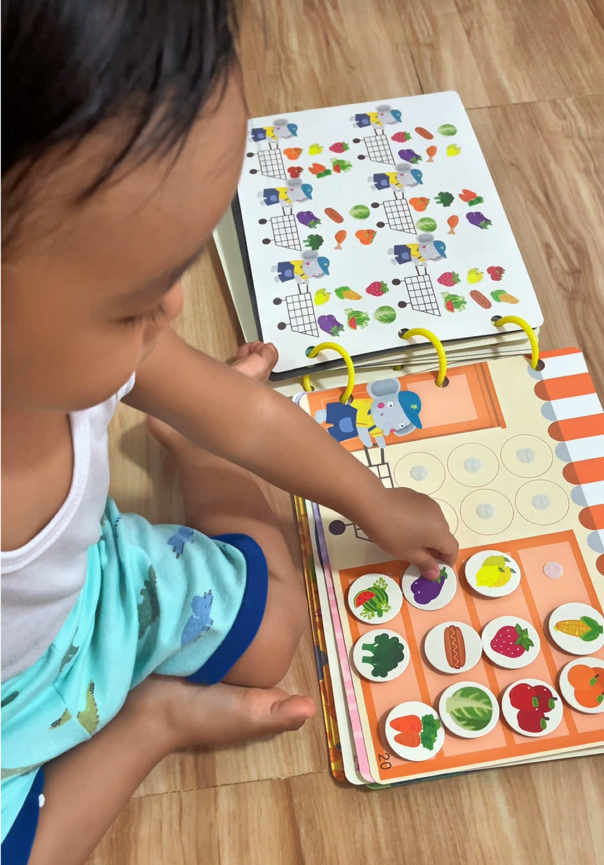Busy Book for our little one. Makakatulong sa brain development cognitive and motor skills ng mga anak natin. #creatorsearchinsights #busybook #babybook #book #toddler #kidsbook #learning 