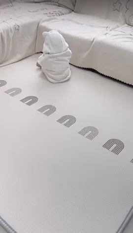 Mình trốn ở đây chắc mẹ không phát hiện đâu 😄 #baby #embedangyeu #embecuame❤️ 