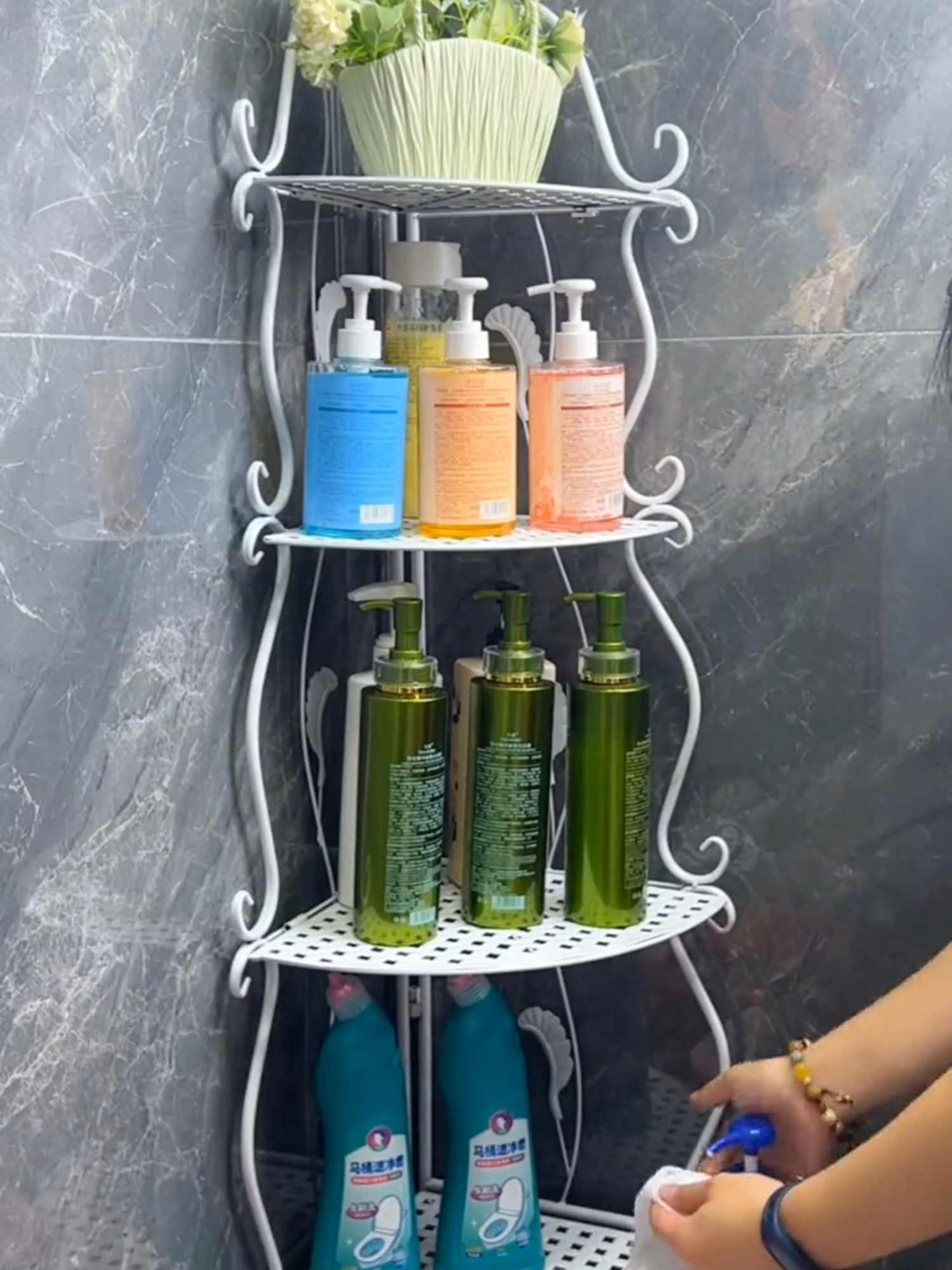 Kệ góc hoa nhà tắm. #dogiadungthongminh #SamTetBaoVui #TikTokShopTet #giadungtienich