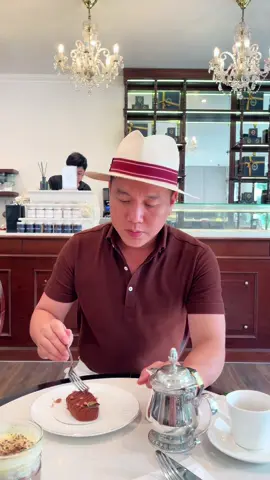 Cuộc sống giống như một trang sách, người lười biếng sẽ giở qua chúng thật nhanh, người khôn ngoan sẽ vừa đọc vừa suy ngẫm #tiktokxuhuonguong