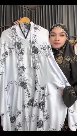 MURAH BANGET‼️MUKENA TERUSAN JUMBO BAHAN KATUN FULL BORDIR MOTIF BUNGA.  PILIHAN WARNANYA ADA PUTIH SAMA HITAM.  Yang mau beli silahkan langsung klik keranjang kuningnya yaaa... #mukena #mukenah #mukenaterusan #mukenalajuran #mukenaterusanjumbo #mukenaadem #mukenadingin #mukenarenda #mukenaterusanrenda #mukenamotifbunga  #mukenaterusankatun #mukenadewasa #mukenajumbo #mukenakatun #mukenapesantren #mukenamondok #mukenakatunadem #mukenakatunjumbo #mukenamurah #mukenacantik #mukenaterbaru #mukenakekinian #mukenamodern #video #videotiktok #videotiktokviral #videoviral #tiktokshop #sale #flashsale #mukenahcantik #viral #fyp #fypシ #fypage  #ibunyasaifa  #LIVEhighlights #TikTokLIVE #LIVE 