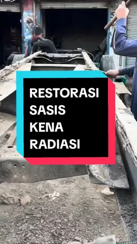 Sasis tronton abad ke-17 pun masih bisa di restorasi oleh pro player pakistan, mekaniknya op parah! #mekanik #pakistan #mlbb #viral #fyp #restorasi #kecelakaan #truk #tronton #CapCut 