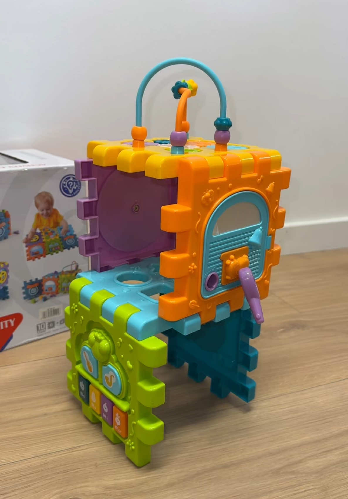 Kub formues per femije me muzike ✅me 10pjese  ✅forma te ndryshme ✅piano me muzike ✅dere me pasqyre  ✅telefone  #lojraperfemije #lojratendryshme #lojraedukative #lojrameshumice #lojramepakice #lojrapercuna #lojrapergoca #shumice #pakice 