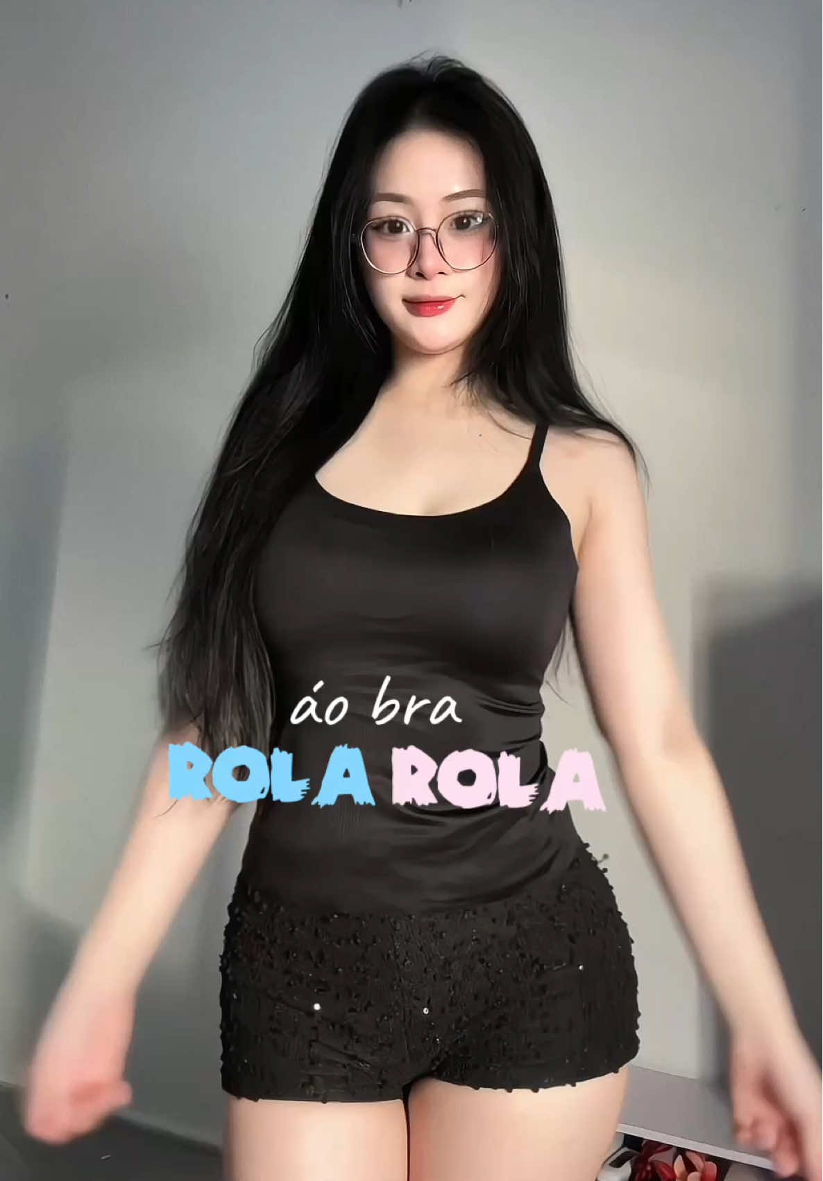 một chiếc áo mà trong tủ đồ các nàng nên có 💁🏻‍♀️ #rolarola #aobra 