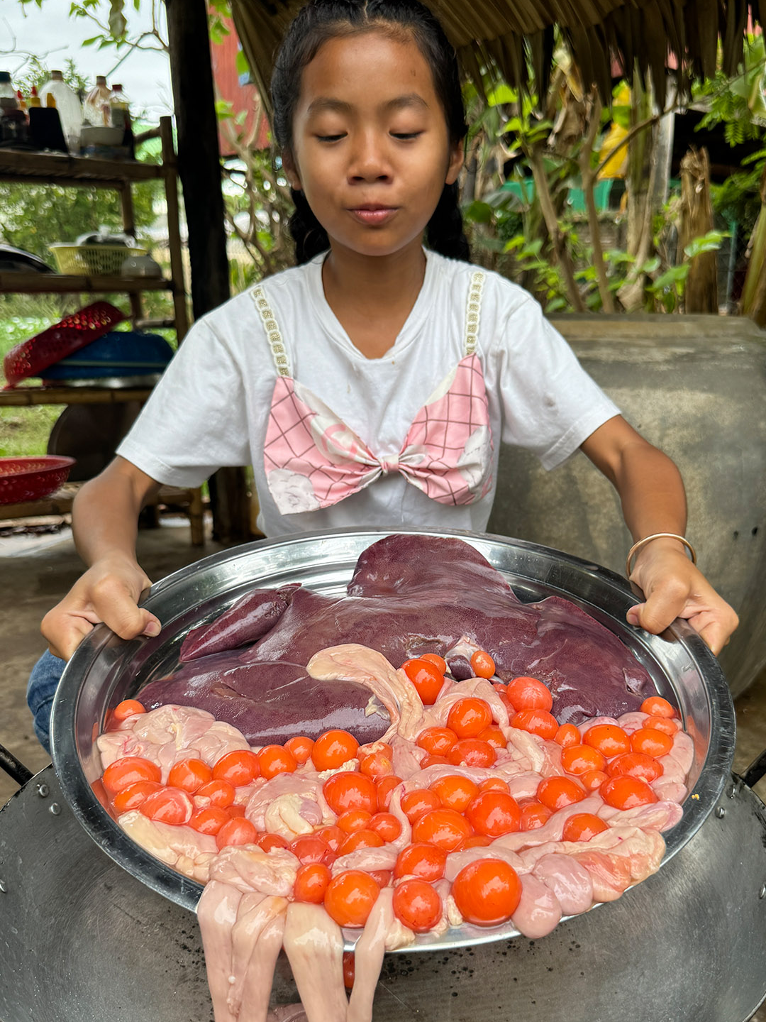 Yummy chicken ovary and pork liver cooking