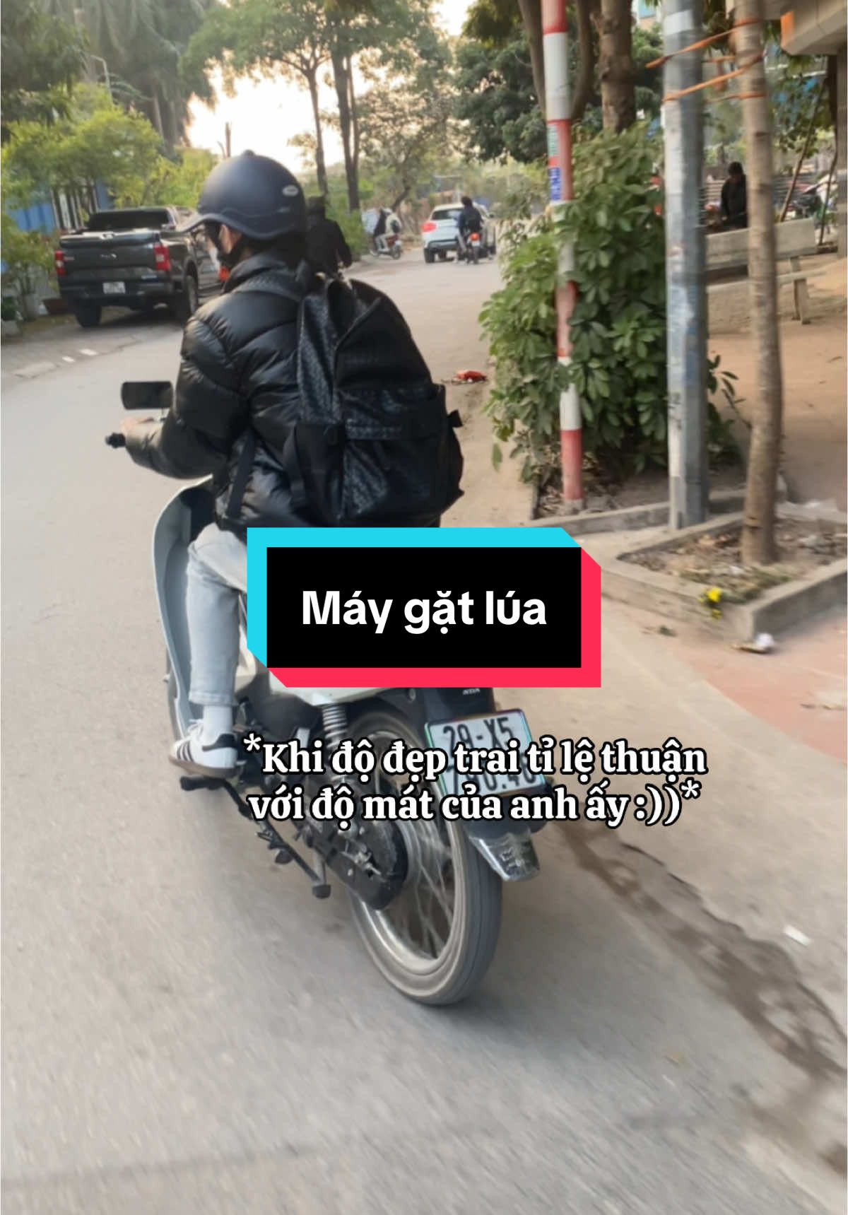 Lạnh lùng cả buổi về đến nhà thằng bạn mới nhắc quên không khoá cặp 😇#nemlione_03 #viral 