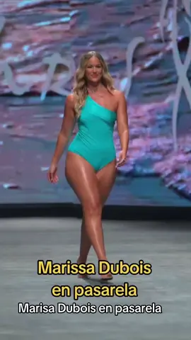 Marissa Dubois en pasarela #marissadubois #motivation #curvyfashion #motivacional #followersfitness #fyp 