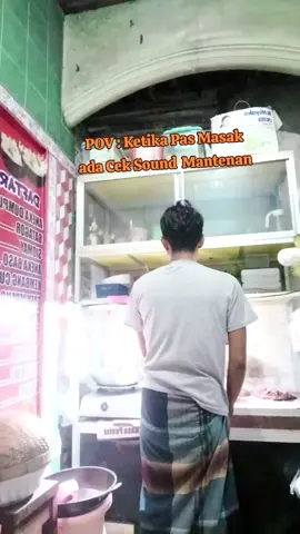 . Saat senang, Aki menikmati musiknya. Tapi, saat sedih, Aku mengerti liriknya.