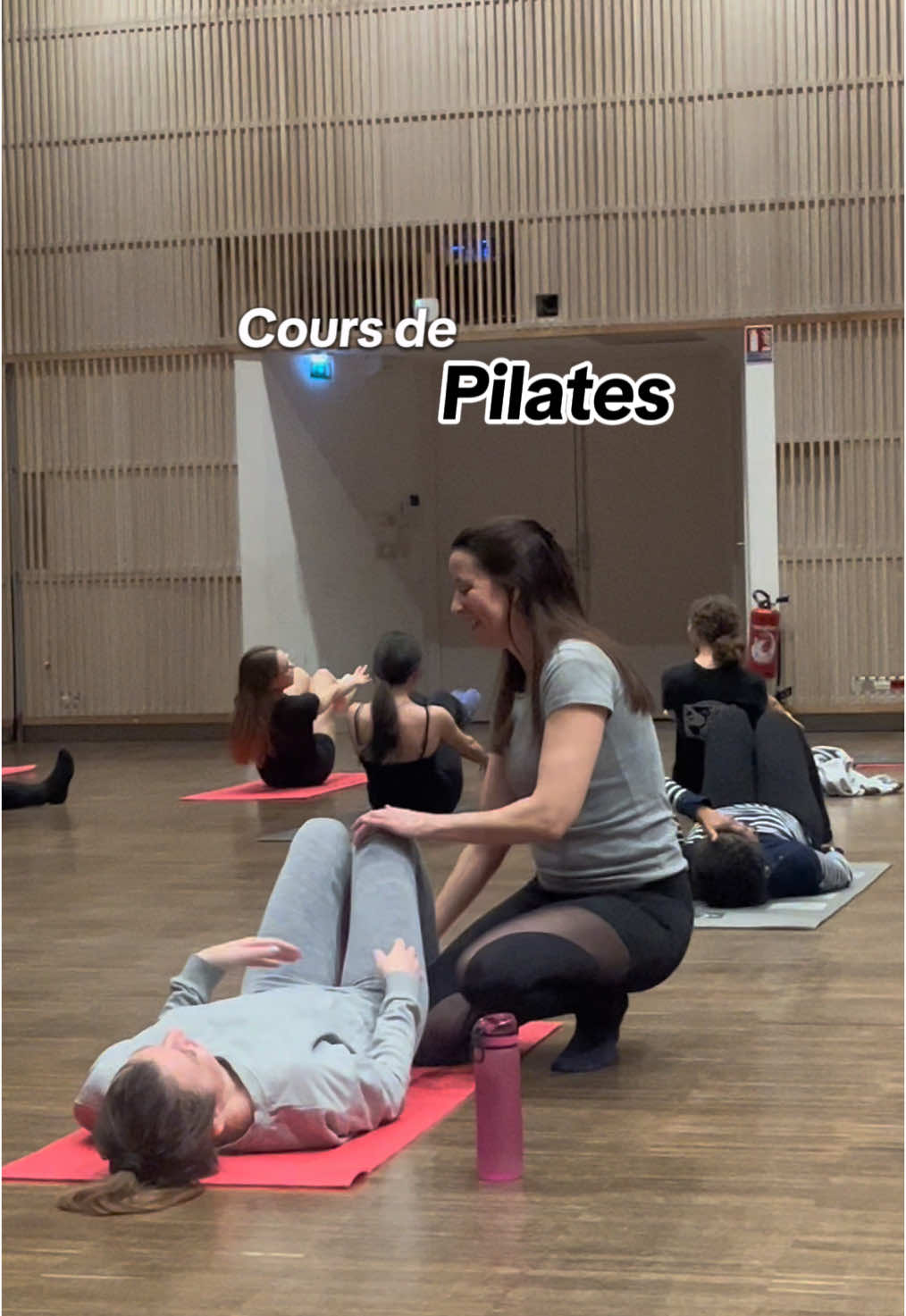 Cours de Pilate tous les lundis,mardis,et mercredis. 🗓️LUNDI 17h30-18h15 Suzanne/MDA 18h-18h45 ou 19h45-20h30 Maria/Clemenceau  🗓️MARDI 18h-18h45 Olga /École liberté  18h-18h45 ou 19h-19h45 Maria/MDA 🗓️MERCREDI  17h-17h45 Maria /École liberté  18h-18h45 Maria /École liberté  10 cours d’essai pendant une semaine!! Inscription sur place🫶🏽 Pour en savoir plus: Fievra.fr  #Fitness #rennes #yoga #bienetre #detente #coursdeyoga #pilatesworkout #fievra #rennes #bretagne 