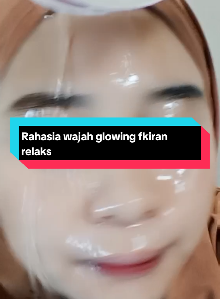 cuci muka adl tahapan utama dlm pemakaian skincare krna dg pemilihan facial wash yg tepat membantu membersihkan wajah dari kotoran dn debu2 dan pemakaian skincare makin maksimal  kapan lagi cuci muka hasilnya nyata mna harganya ambyar yu cek keranjang kuning aku dr skrg glowing yuuu #sabunwajah  #facialwashglowing  #sabunsusucollagen 