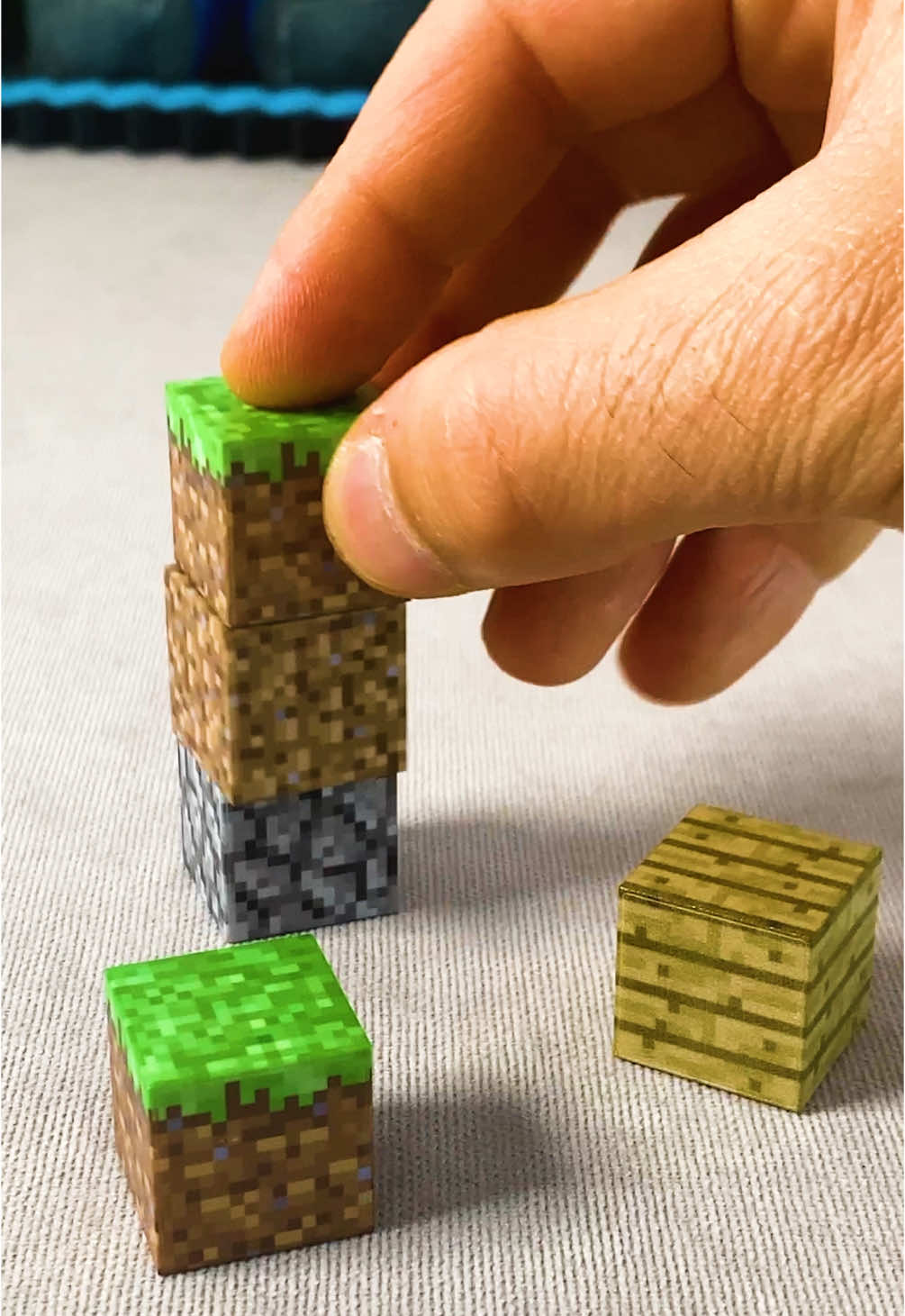 First Night House with MAGNETIC Minecraft BLOCKS 🧲