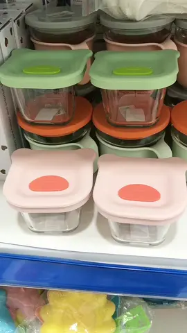 ❤️ 𝐂𝐨̂́𝐜 𝐭𝐡𝐮𝐲̉ 𝐭𝐢𝐧𝐡 Baby Bowl gấu các mẹ săn đón lại về hàng ạ 🌱 Hũ thuỷ tinh chia vạch 160ml Chính hãng đáp ứng tất cả yêu cầu siêu cao của các mẹ đây :…..  👉 Có thể dùng trữ đông thức ăn cho bé  👉 Chất liệu: thân thủy tinh borosilicate chịu nhiệt ((từ -20 độ C lên đến 400℃), là loại thủy tinh an toàn và đáng tin cậy 👉 Nắp thiết kế ren chống trào chịu nhiệt  Vạch chia dung tích thuận tiện cho mẹ chế biến hay đo lường thực phẩm  .  .  👉 Hộp đựng thức ăn kín hơi Thiết kế nhỏ gọn thích hợp cho bữa ăn của bé . 👉 Thanh đo lường trên thân hộp giúp kiểm soát lượng thức ăn một cách chính xác Khóa nấp chắt chắn , không bị rò rỉ thức ăn. 𝐍𝐨́𝐢 𝐜𝐡𝐮𝐧𝐠 𝐥𝐚̀ 𝐜𝐡𝐚̂𝐧 𝐚́𝐢, 𝐧𝐞̂𝐧 𝐜𝐨́ 𝐭𝐫𝐨𝐧𝐠 𝐪𝐮𝐚́ 𝐭𝐫𝐢̀𝐧𝐡 𝐚̆𝐧 𝐝𝐚̣̆𝐦 𝐜𝐮̉𝐚 𝐜𝐨𝐧 #cocthuytinhlocknlock #cocthuytinhchiavach  #huthuytinh