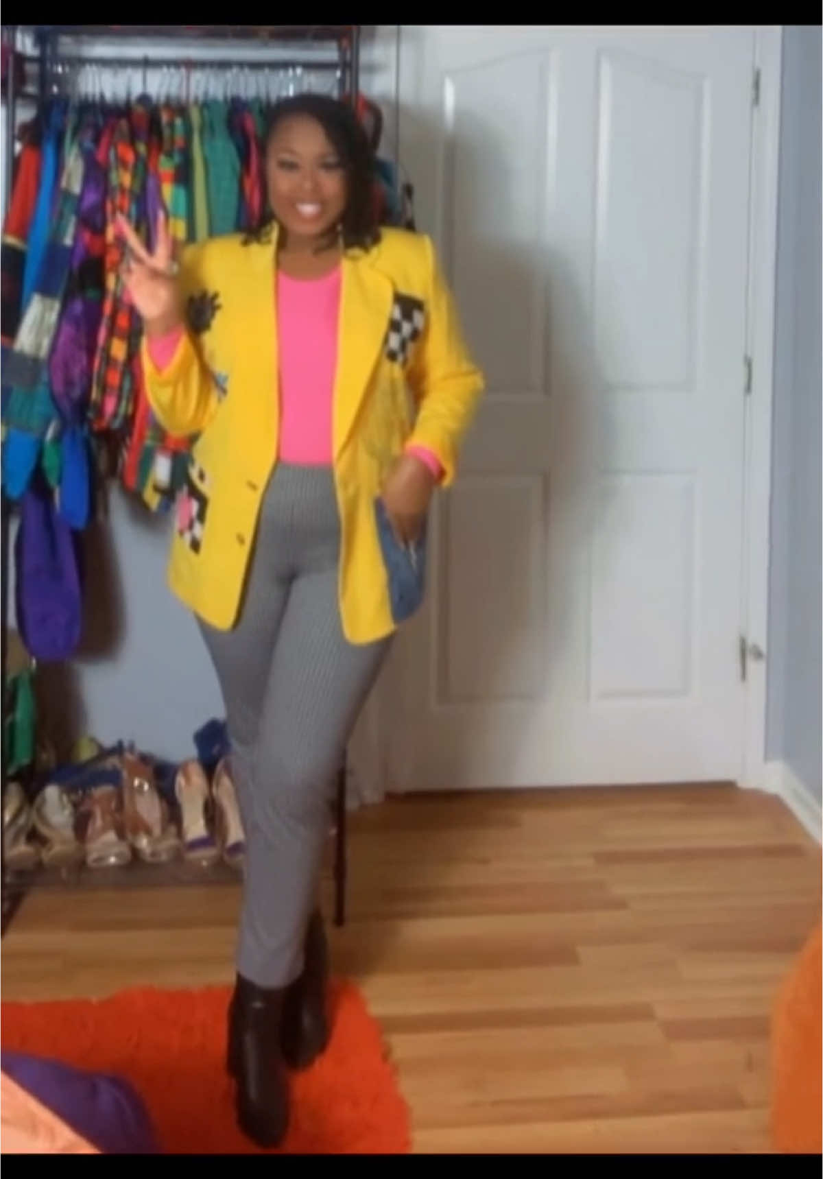 Which look do you think I wore? #shubrestyles #viralvideo #30plusontiktok #fashion #stylehacks #upcycling #beforeandafter #interiordesign #yellow 