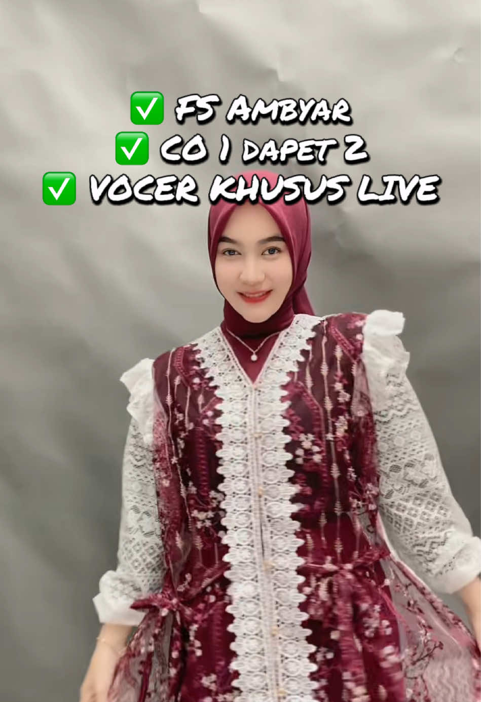 Renita bakalan Launching motif baru! Burgundy jadi rebutan. Harga flash Sale cuma besok waktu LIVE ya!  #onesetbrokat #brokatjumbo #onesetkondangan #setkondanganjumbo 