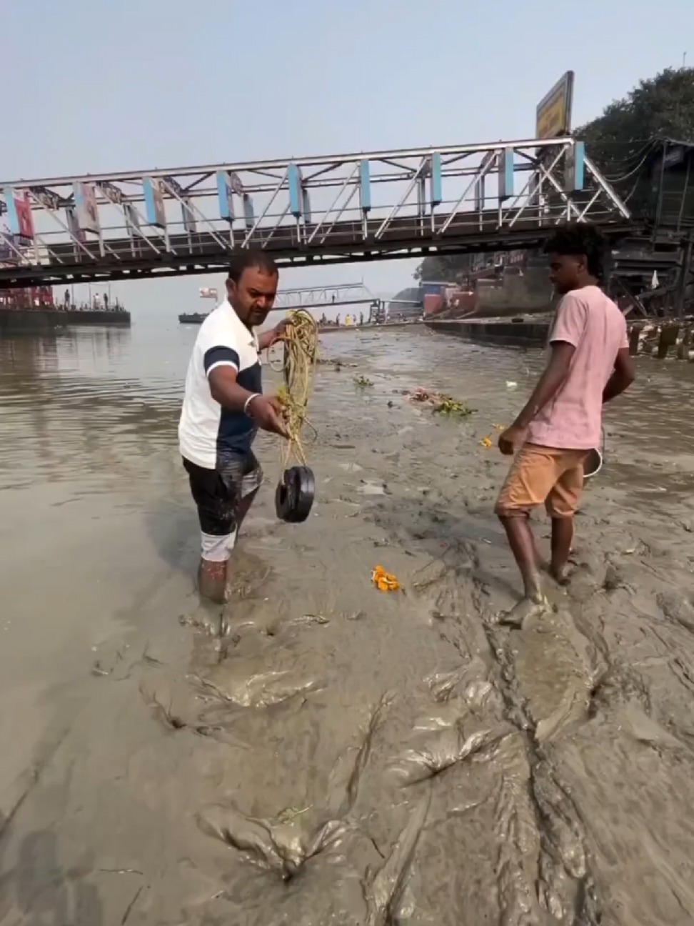 Hidden Coins in Ganga #fyp #LearnOnTikTok #viral #video #foryou #new #amazing #fact #factocean #factflare #viralvideo #interesting #information #foryoupage 
